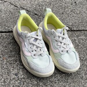 Vans ultra range vr3 sneakers size 6.5 like new condition